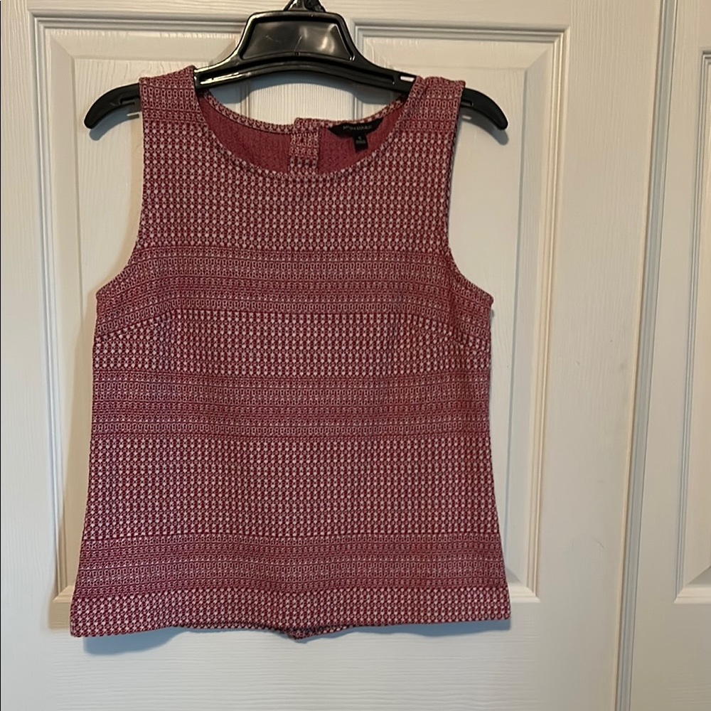 BANANA REPUBLIC Pink Jacquard Sleeveless Button Back Tank Top Women's Small